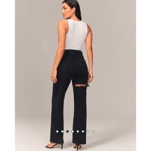 Abercrombie & Fitch | The High Rise 90s Relaxed Jean | 14R